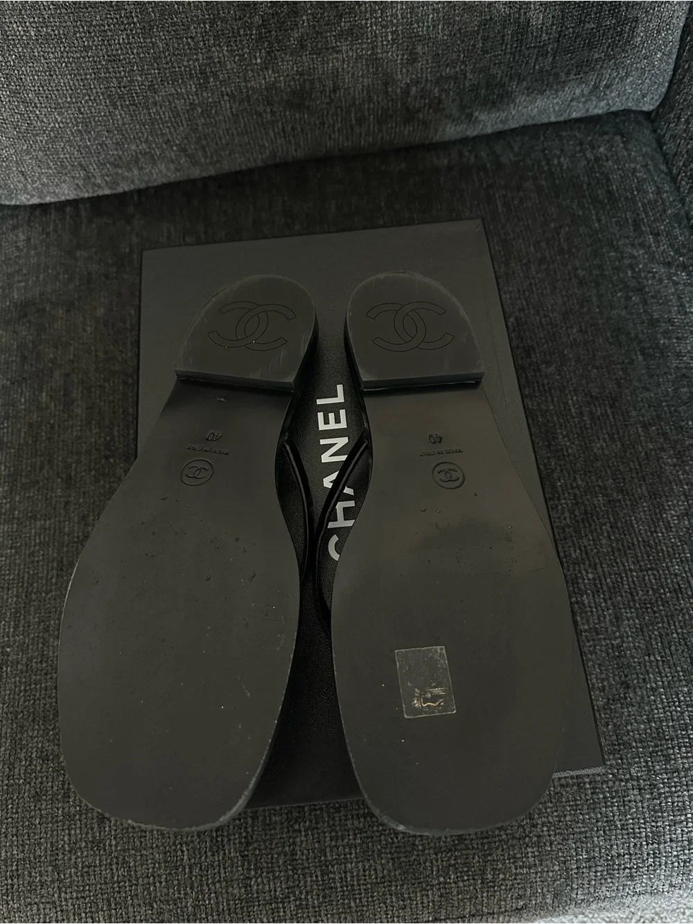 Chanel 2026 Metiers D’Art black thongs sandals shoes EU40 US9